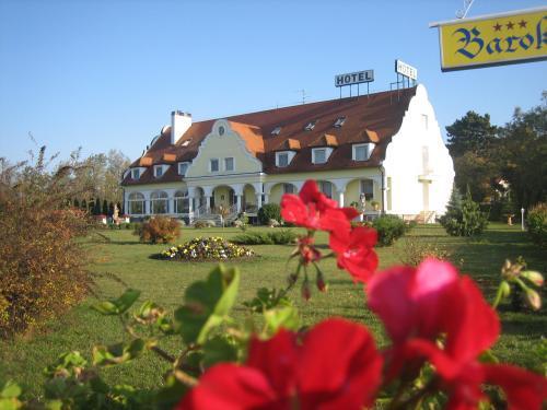 Barokk Hotel Hegyeshalom Exterior foto